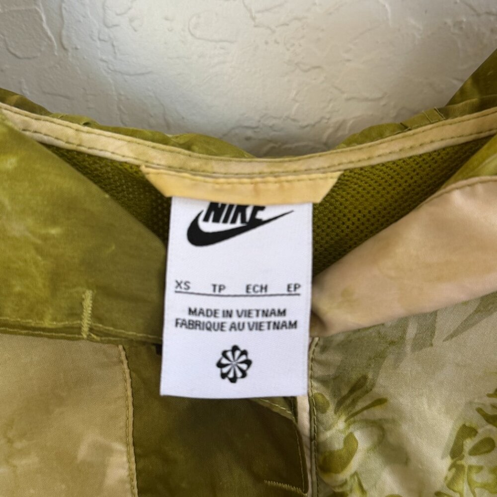 Nike Pullover - Picture 4 of 4